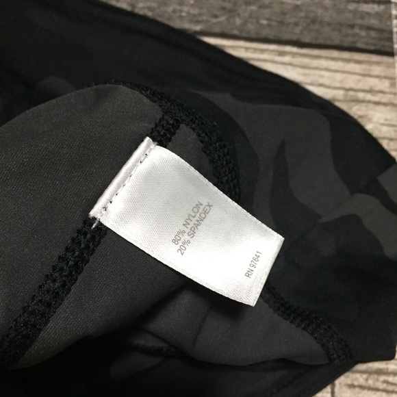 J Jill Fit Performance Leggings Camo Crop Women’s XS Black Gray (Inseam 25) - Picture 10 of 10